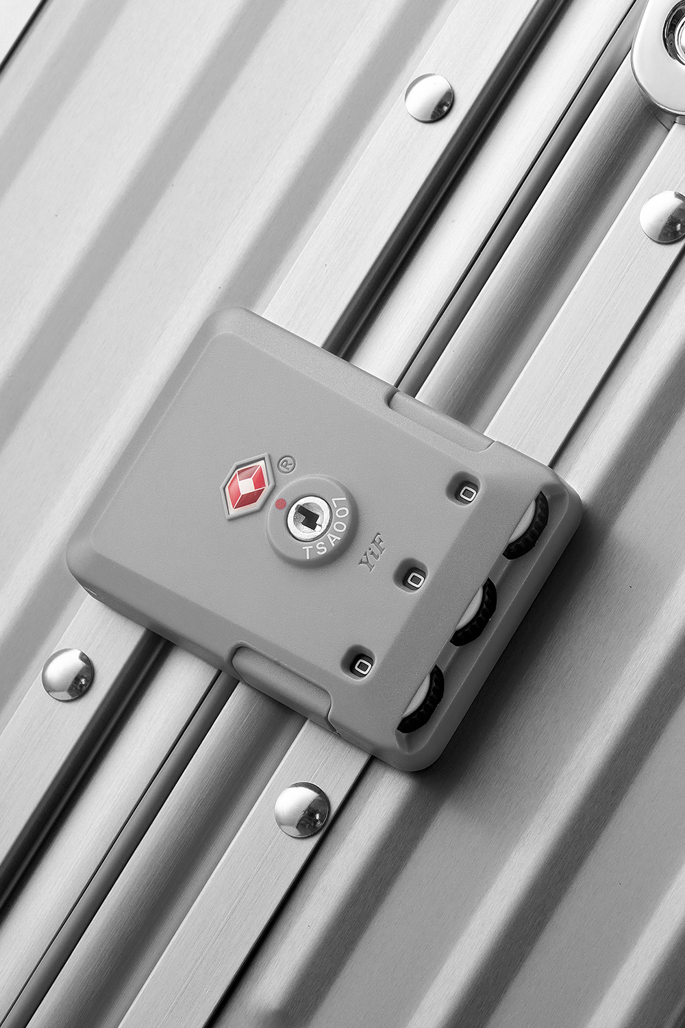 #color_Gray and Green